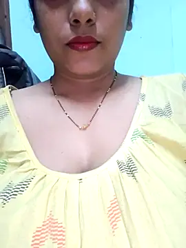 Snapshot of sexyindi_couple chatting on March 2025 07:22:01 AM sexyindi couple online show from March 2025 07:22:01 AM