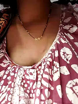 Snapshot of sexyindi_couple chatting on January 2025 01:47:01 PM sexyindi couple online show from January 2025 01:47:01 PM