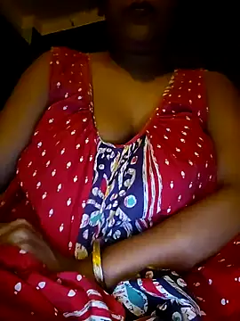 Snapshot of sexyindi_couple chatting on December 2025 02:21:02 PM sexyindi couple online show from December 2025 02:21:02 PM