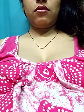 Snapshot of sexyindi_couple chatting on October 2025 01:22:02 PM sexyindi couple online show from October 2025 01:22:02 PM