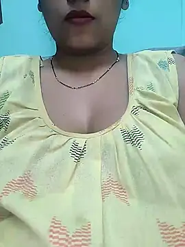 Snapshot of sexyindi_couple chatting on February 2025 07:07:02 AM sexyindi couple online show from February 2025 07:07:02 AM