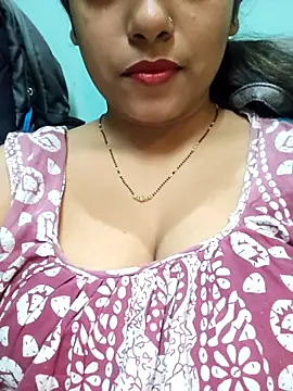 Snapshot of sexyindi_couple chatting on March 2025 06:00:02 PM sexyindi couple online show from March 2025 06:00:02 PM