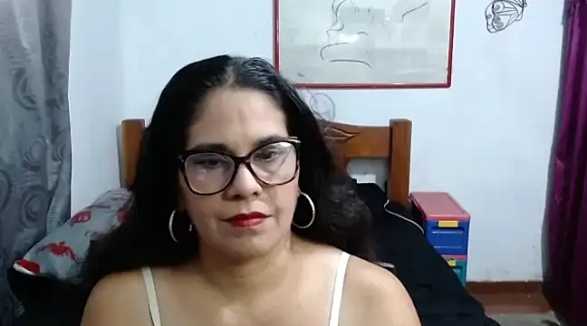 Mistresskloe01 online show from December 2024 12:46:01 PM