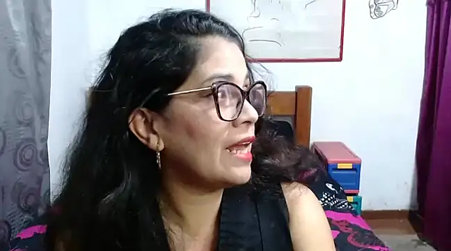 Mistresskloe01 online show from December 2024 01:01:01 PM