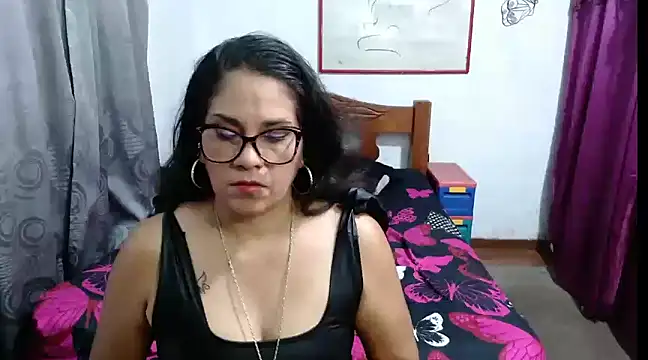 Mistresskloe01 online show from January 2025 12:31:02 PM