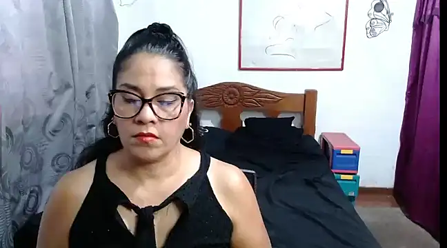 Mistresskloe01 online show from February 2025 03:14:01 PM