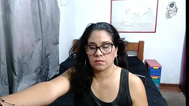 Mistresskloe01 online show from February 2025 12:44:02 PM