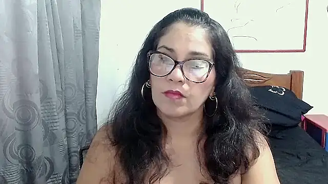 Mistresskloe01 online show from November 2025 12:43:02 PM