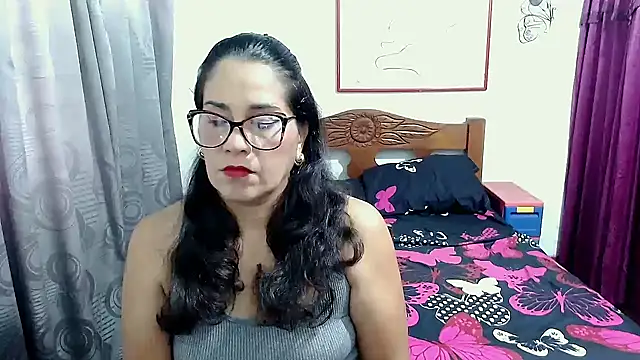 Mistresskloe01 online show from October 2025 12:46:01 PM