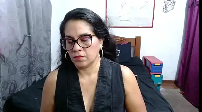 Mistresskloe01 online show from February 2025 12:36:02 PM