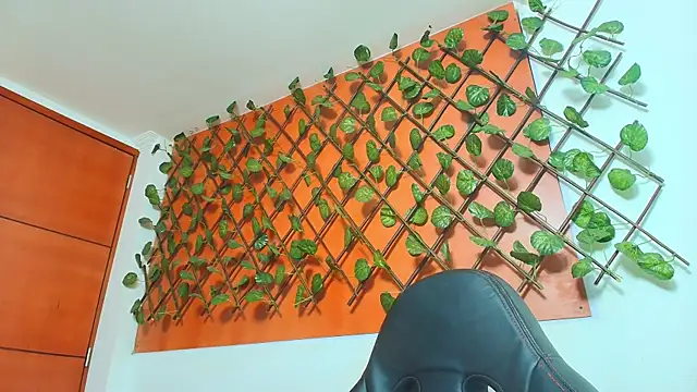 Naughty Kittenm online show from April 2026 11:38:01 AM