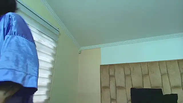 Naughty Kittenm online show from December 2025 11:31:01 AM