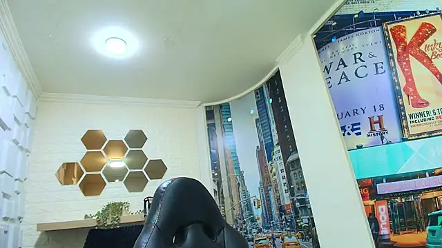 Naughty Kittenm online show from April 2026 11:33:01 AM