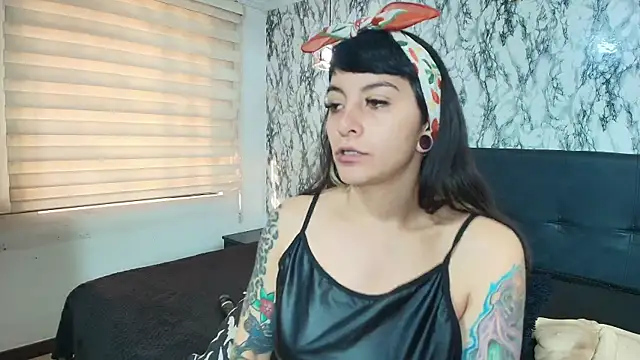 Naughty Kittenm online show from November 2025 11:37:01 AM