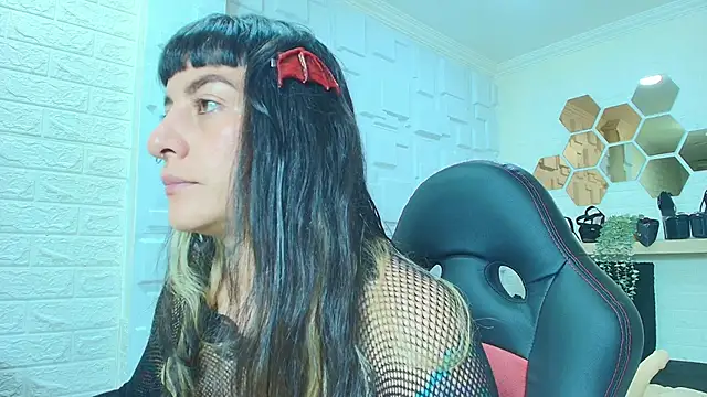 Naughty Kittenm online show from November 2025 11:10:01 AM