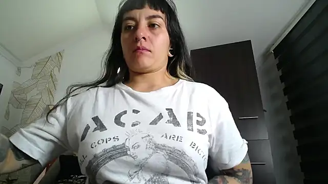 Naughty Kittenm online show from December 2025 10:41:01 AM