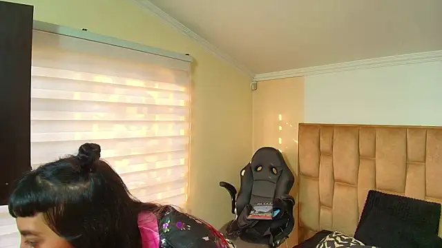 Naughty Kittenm online show from December 2025 11:33:02 AM