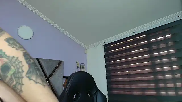 Snapshot of Naughty_Kittenm chatting on October 2025 11:34:02 AM Naughty Kittenm online show from October 2025 11:34:02 AM