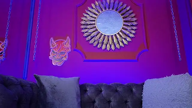 Julieta Russell online show from April 2026 12:19:02 PM