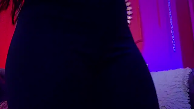 Julieta Russell online show from October 2025 12:17:02 PM