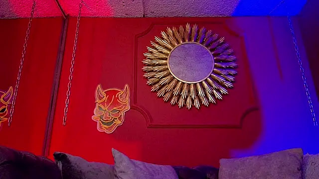 Julieta Russell online show from September 2025 12:00:02 PM