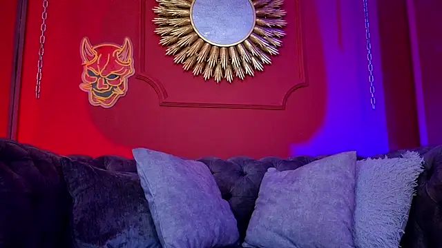 Julieta Russell online show from September 2025 12:31:02 PM