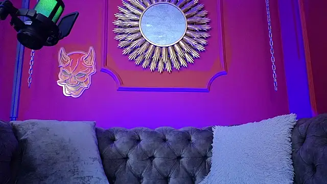 Julieta Russell online show from March 2026 12:17:01 PM