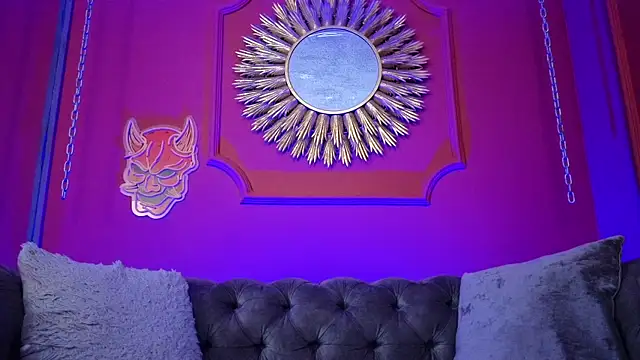 Julieta Russell online show from March 2026 12:18:01 PM