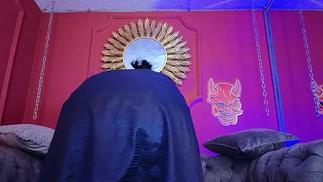 Julieta Russell online show from March 2026 12:09:02 PM