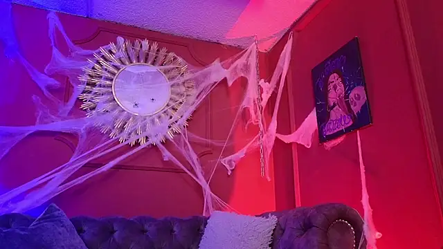 Julieta Russell online show from October 2025 11:20:01 AM