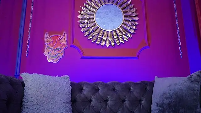 Julieta Russell online show from March 2026 12:06:02 PM