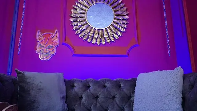 Julieta Russell online show from April 2026 12:06:01 PM