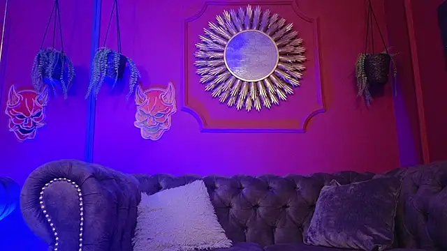 Julieta Russell online show from February 2026 12:02:02 PM