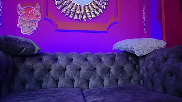 Julieta Russell online show from April 2026 12:18:02 PM