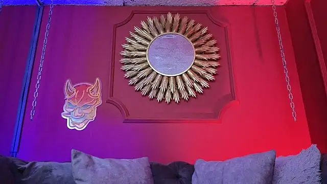 Julieta Russell online show from November 2025 12:11:02 PM