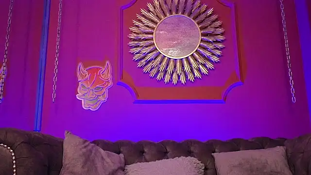 Julieta Russell online show from December 2025 11:26:02 AM