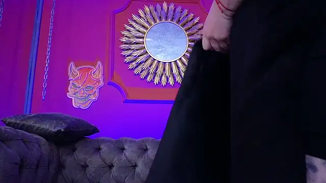 Julieta Russell online show from March 2026 12:14:01 PM