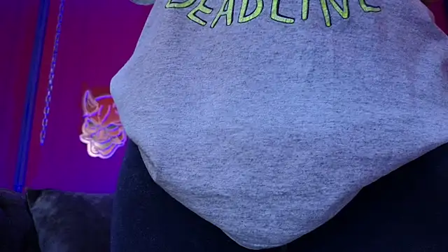 Julieta Russell online show from March 2026 12:11:01 PM