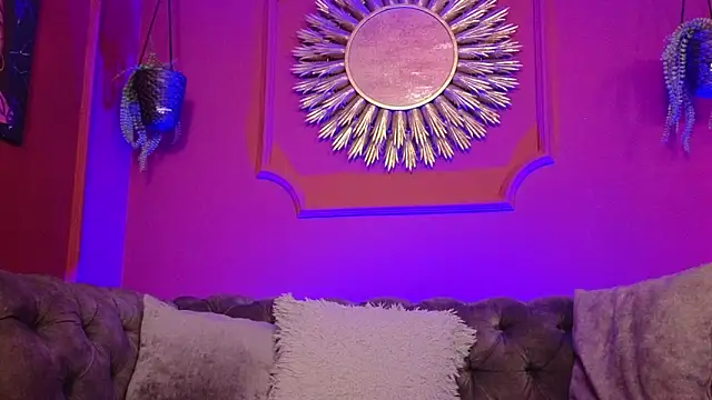 Julieta Russell online show from January 2026 12:20:01 PM