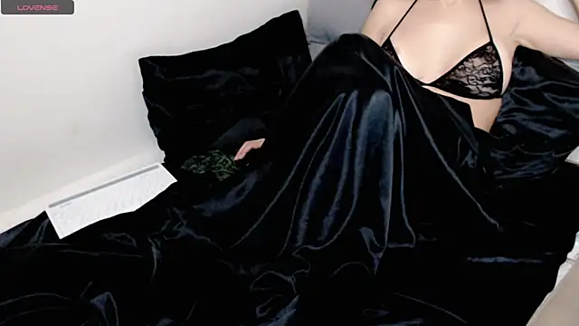 hotmask online show from February 2026 07:56:02 PM