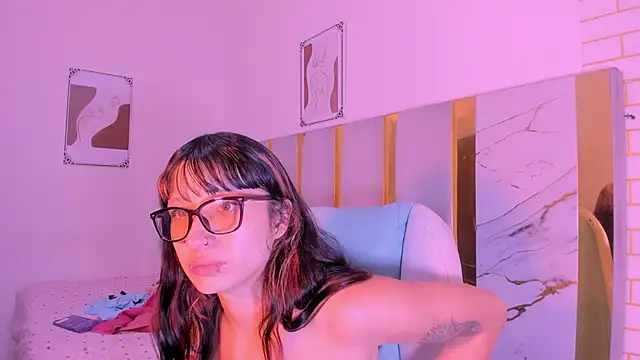 laurem-paulette online show from November 2025 01:16:01 PM