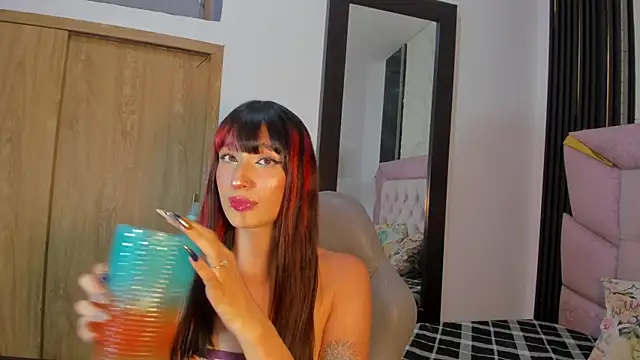 laurem-paulette online show from November 2025 07:18:02 PM