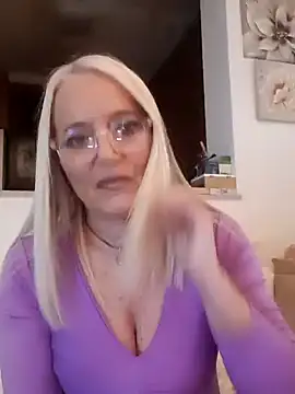 Snapshot of kikkastar chatting on February 2025 08:19:01 PM kikkastar online show from February 2025 08:19:01 PM