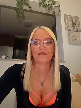 Snapshot of kikkastar chatting on February 2025 08:04:02 PM kikkastar online show from February 2025 08:04:02 PM