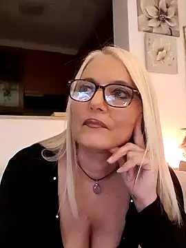 Snapshot of kikkastar chatting on January 2025 08:04:01 PM kikkastar online show from January 2025 08:04:01 PM