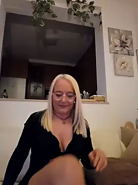 Snapshot of kikkastar chatting on February 2025 09:03:02 PM kikkastar online show from February 2025 09:03:02 PM