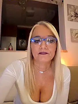 kikkastar online show from October 2025 09:03:01 PM