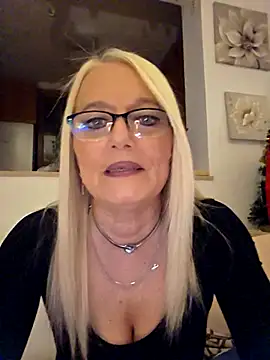 kikkastar online show from December 2025 08:58:02 PM