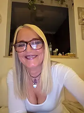 Snapshot of kikkastar chatting on February 2025 08:15:02 PM kikkastar online show from February 2025 08:15:02 PM