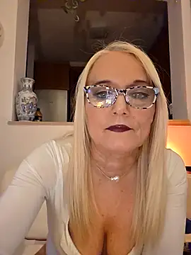 kikkastar online show from December 2025 08:52:01 PM